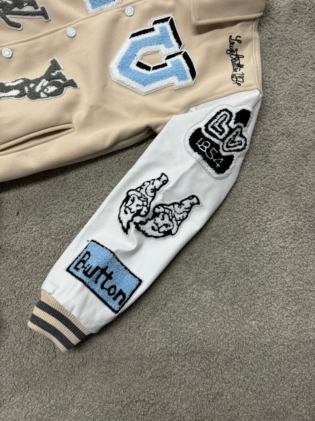 CHAQUETA LOUIS VUITTON CREMA MAX calidad