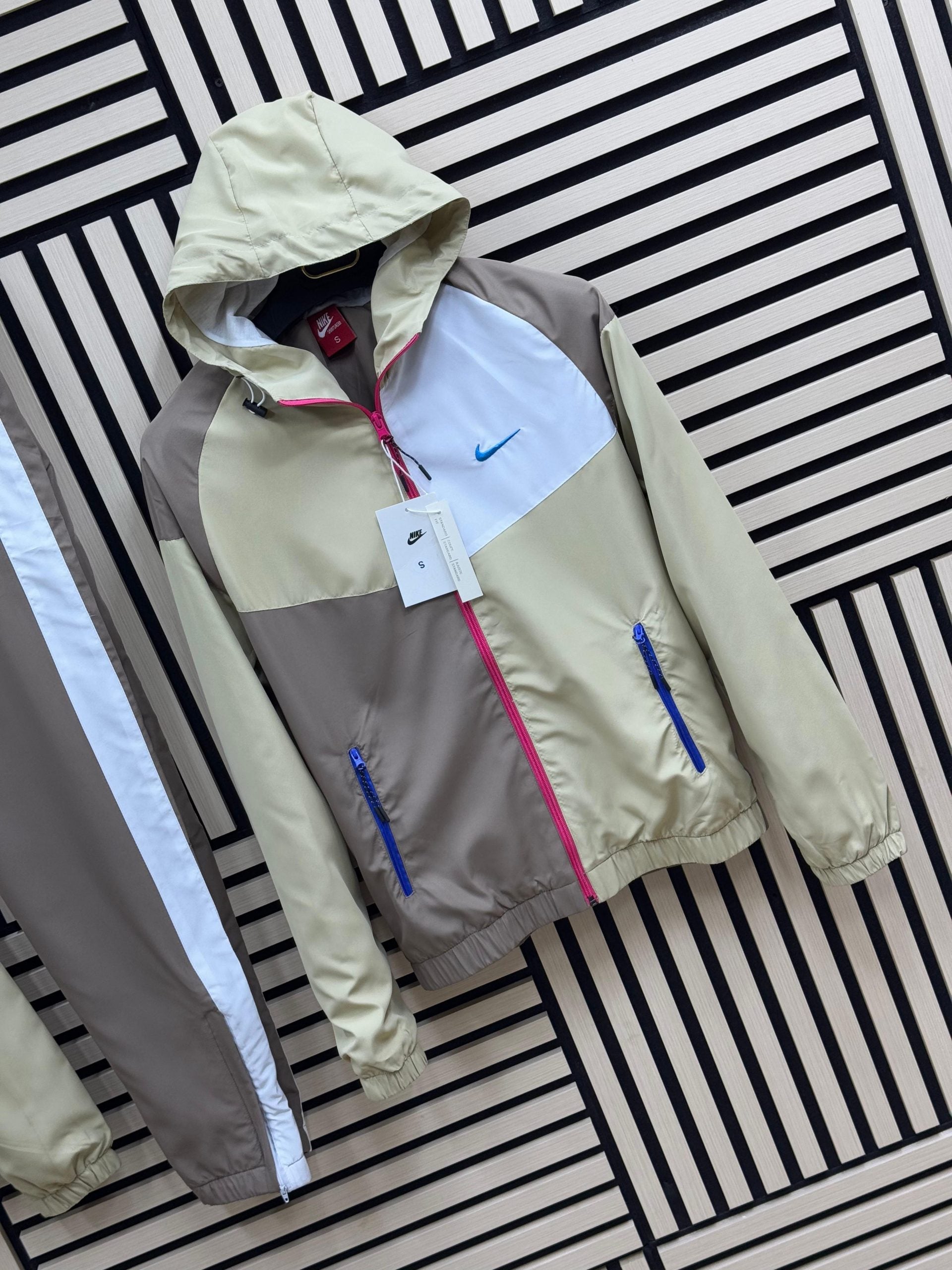 Chandal nike marrón