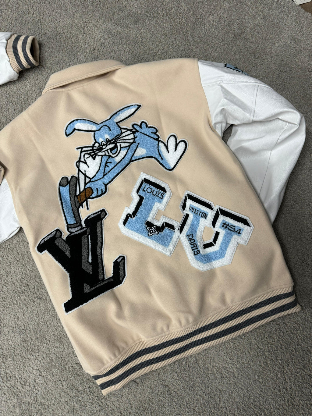 CHAQUETA LOUIS VUITTON CREMA MAX calidad